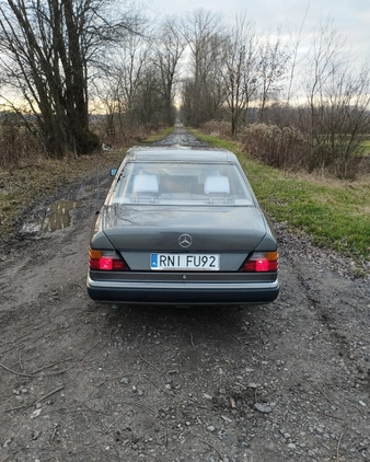 Mercedes-Benz W124 (1984-1993) cena 19500 przebieg: 281000, rok produkcji 1990 z Suchowola małe 92